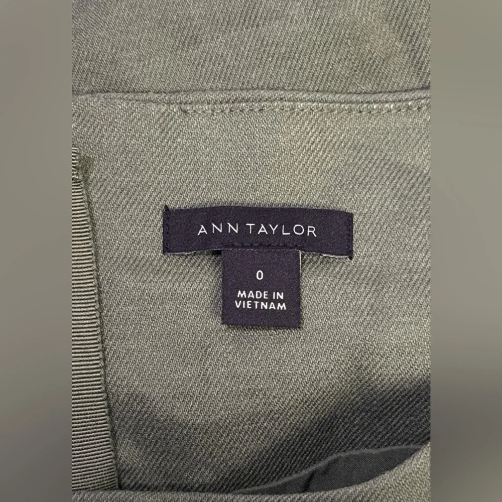 Ann Taylor Sheath Boat Neck green Dress